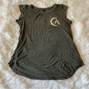 🧁 3 for $25 Moon and Sun Soft shirt size M